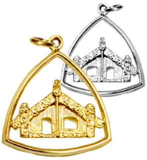 Medium Triangle Whare